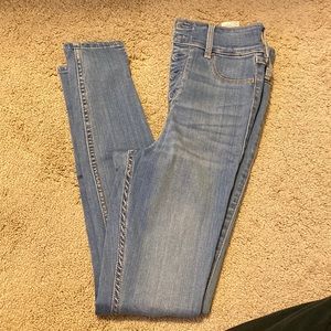 Hollister ultra high rise Jean legging. Size 5R-27W-28L